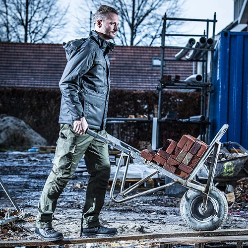 Werkkleidung in der Bauindustrie